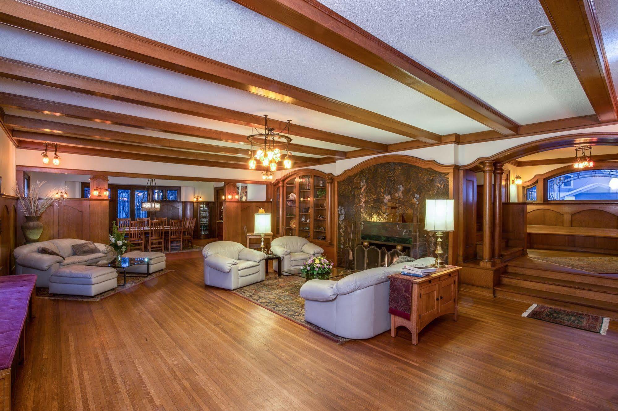 Stewart Inn Wausau Luaran gambar