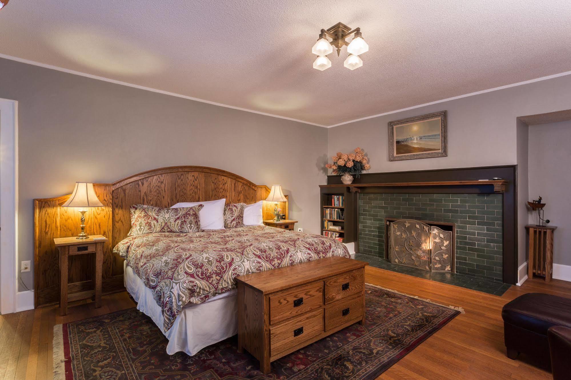 Stewart Inn Wausau Luaran gambar