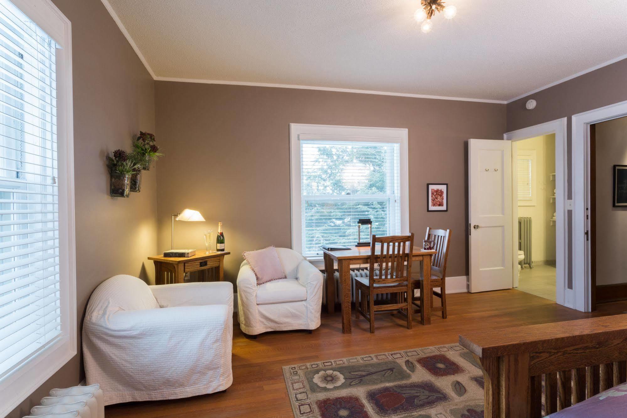 Stewart Inn Wausau Luaran gambar